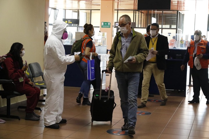 Ministerio de Salud y Deportes de Bolivia - A partir del 25 de diciembre se  restringe el ingreso de pasajeros procedentes de Europa