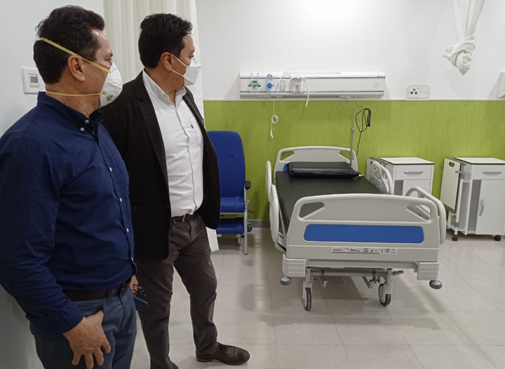 Ministerio de Salud y Deportes de Bolivia - Gobierno presenta profesionales  en salud para reapertura de Hospital de Montero